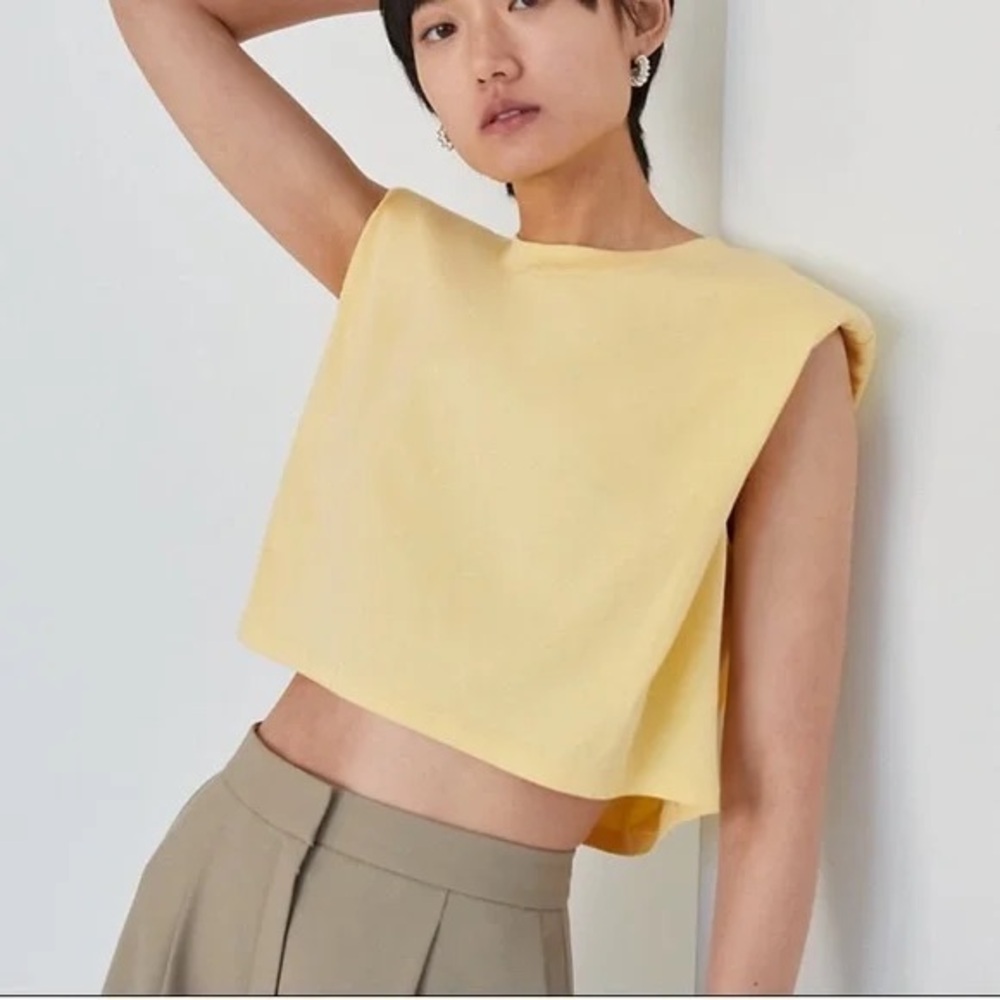 Shoulder Pad Cropped Tshirt